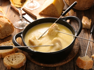 Fondue jurassienne : notre délicieuse recette traditionnelle